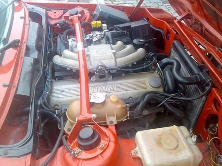320 i E30 Motor