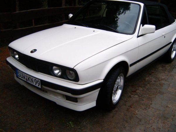 Mit IS-Lippe, schwarzen Blinkern und Scheinwerferblenden