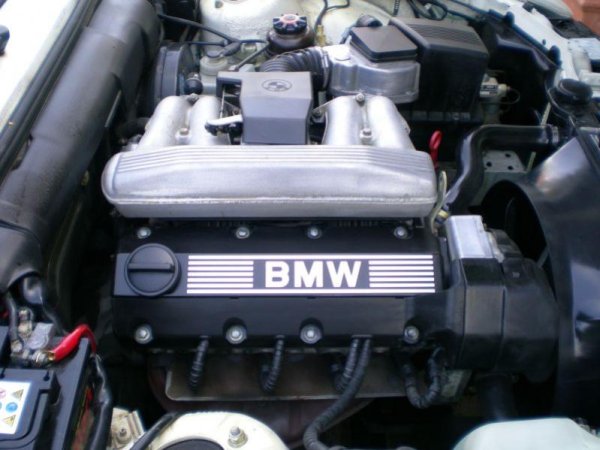 Nur ein 4 Zylinder, aber auch der kann sauber sein.