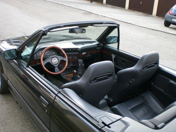 10. Ex 325i 2.Cabrio: Innen BBS Holz Ausstattung gewesen mit Recaro Speed Sitzen.