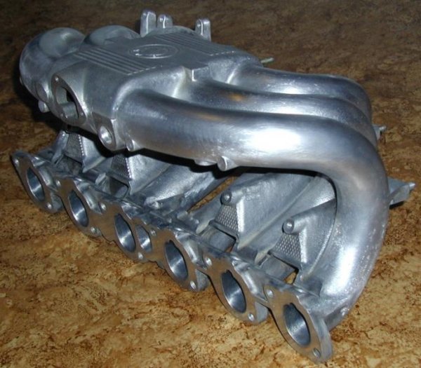 Nach dem Schleifen. Die Gußränder an den äußeren Rohren habe ich auch gleich mit weg gemacht.