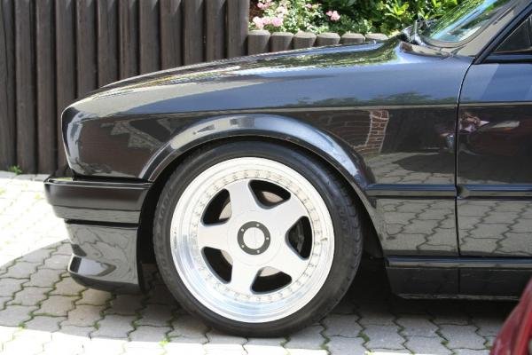 8,5/9,5x 17 OZ Futura, mittlerweile 24kt Schrauben