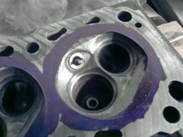 Mackieren des Aufliegen der Dichtung zum Perfekten Bearbeiten Der Brennräume