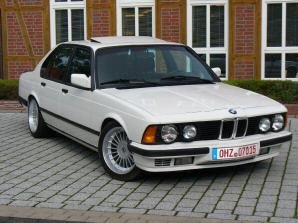 745i