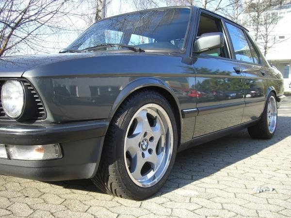 ...noch vor Alpinaspoiler und 17" Alpina, hier mit M Schauffelrad 17"