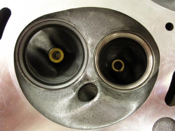 Ventilsitz Auslass neu gefräst