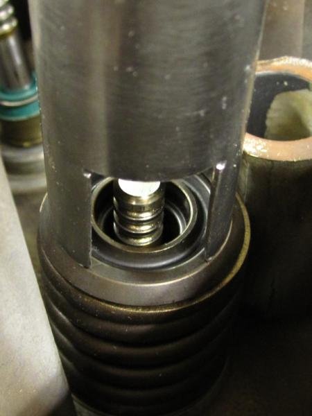 zusammenpressen der Ventilfedern