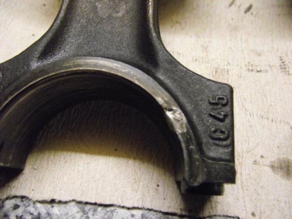 das Pleul ist schon nen bissl an die kurbelwelle angeschlagen