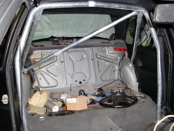 Überrollbügel im 4,4l