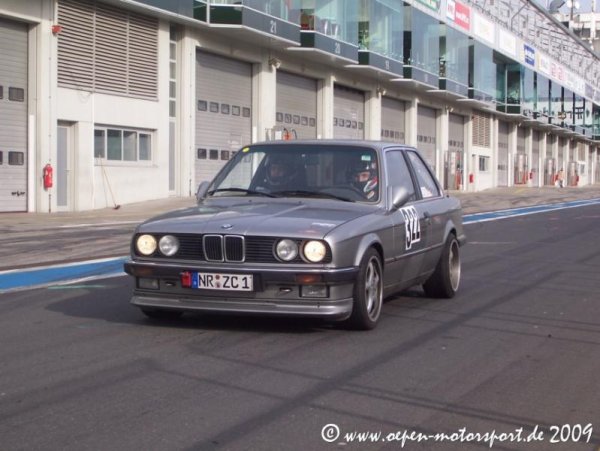 Gleichmäßigkeitsprüfung Nürburgring Grand Prix-Kurs