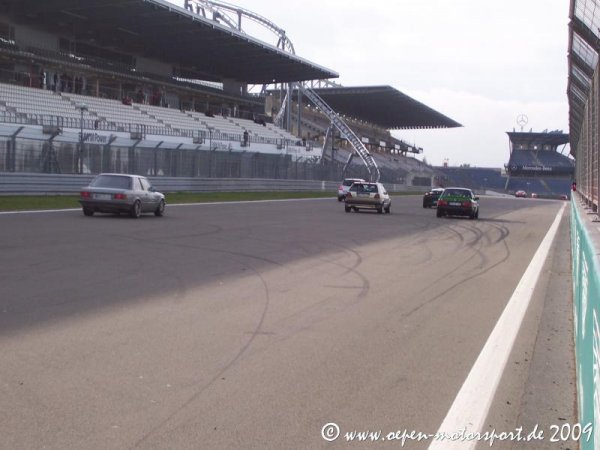 Gleichmäßigkeitsprüfung Nürburgring Grand Prix-Kurs