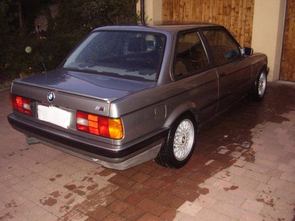 Habe den BMW mit 65.000 KM vor ca 10 Jahren gekauft, und habe mittlerweile seit 2 Jahren eine Austauschmaschine drin mit ca 95.000 km...seitdem wurde er nicht mehr bewegt.. und stand bis jetzt die eineinhalb jahre..habe bis auf ein keilfahrwerk von Low Te