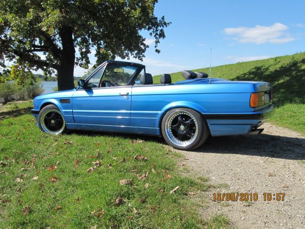 Mein Auto am großen Fluß