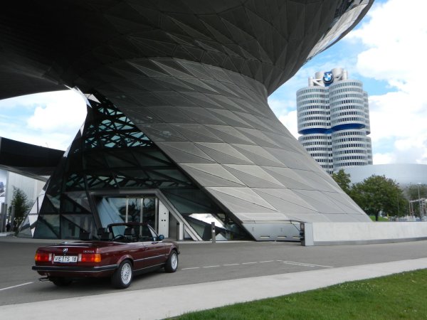 Ein Sechszylinder vor dem Vierzylinder