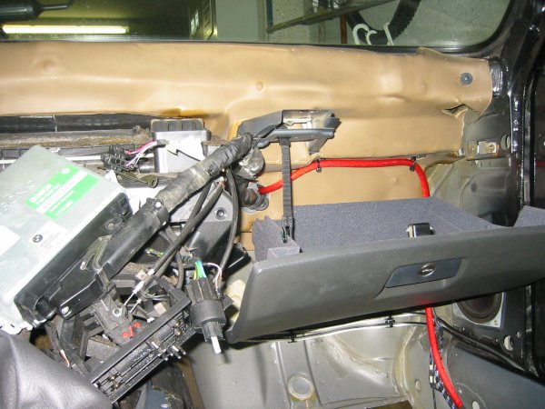 Durchführung Stromkabel Armaturenbrett