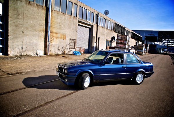 318is Lazurblau metallic