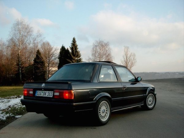 318is Diamantschwarz-Metallic