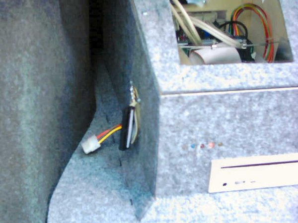 externer IDE-Anschluß für Festplatten...