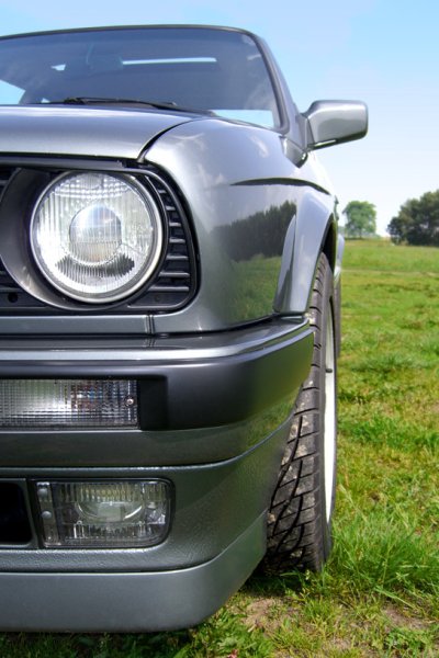 Front_Hochformat_Seitenlinie