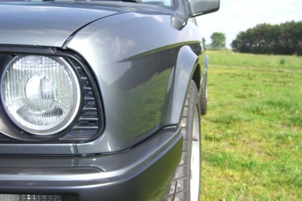 Front_querformat_Seitenlinie