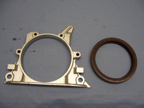 Kurbelwellensimmerring getriebeseitig mit Deckel