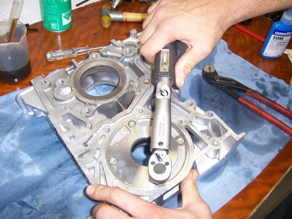 Deckel auf Drehmoment angezogen