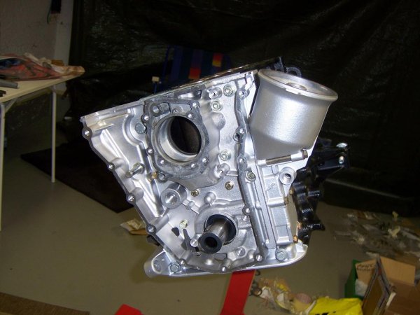 –lfiltergehäuse montiert