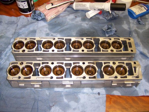 Nockenwellenlagerleisten mit den Hydros