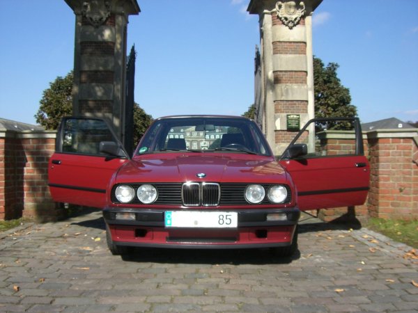 Weinroter 316i am Schloß