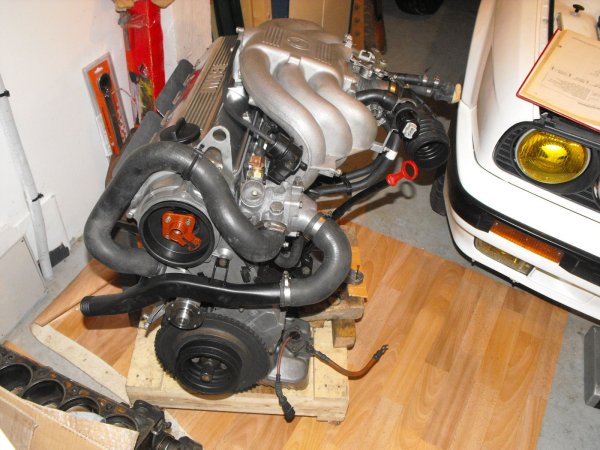 1 Tag v. Motoreinbau 325i nach kompl. Überholung