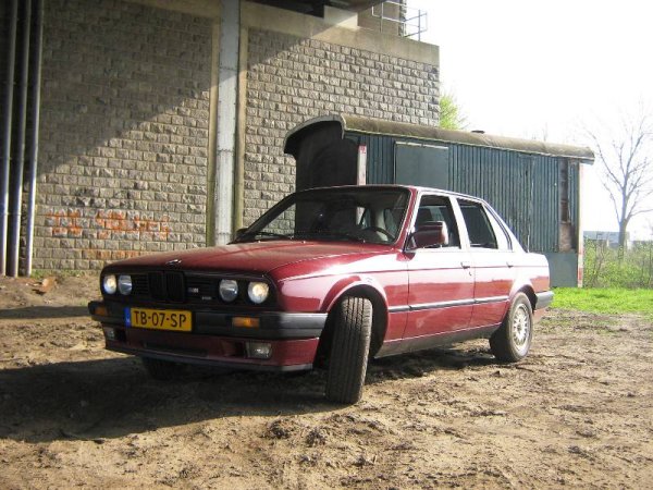320i Weinrot