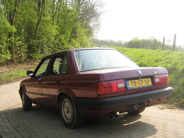 320i Weinrot