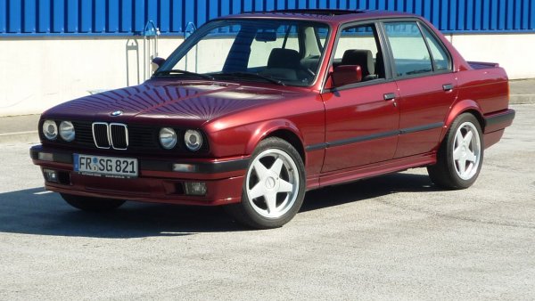 BMW E30 320 i Edition