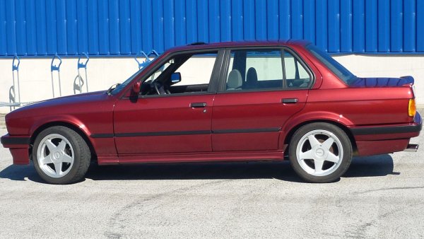 BMW E30 320 i Edition