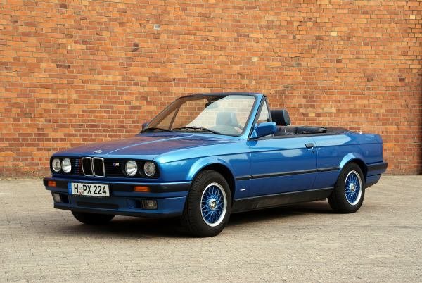 Einer der wenigen Textmarker, hier in neonblau