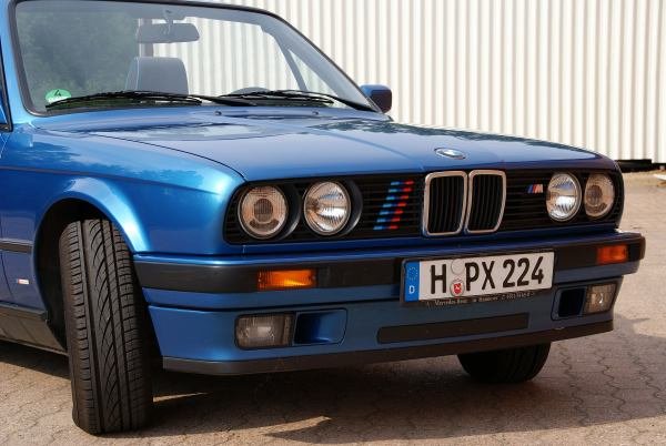 Einer der wenigen Textmarker, hier in neonblau