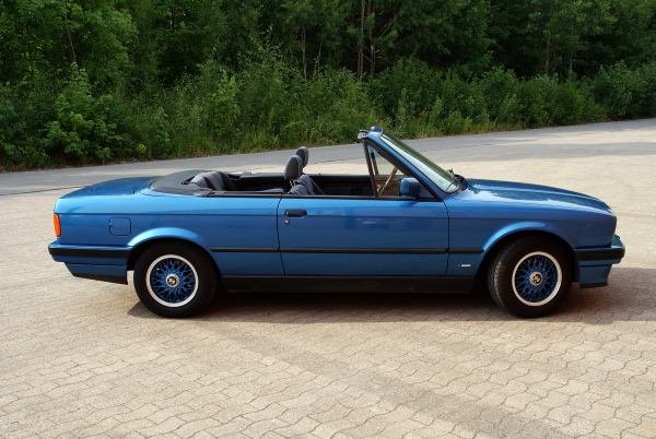 Einer der wenigen Textmarker, hier in neonblau