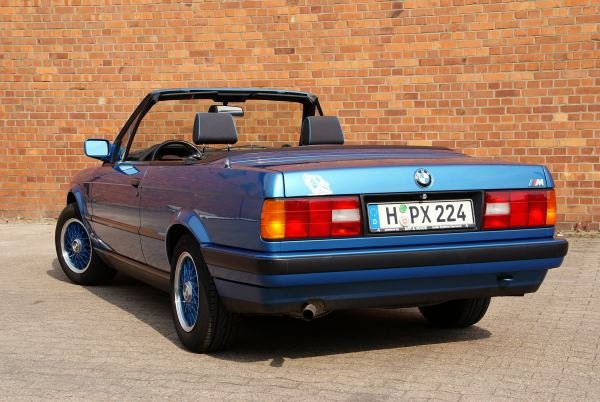 Einer der wenigen Textmarker, hier in neonblau