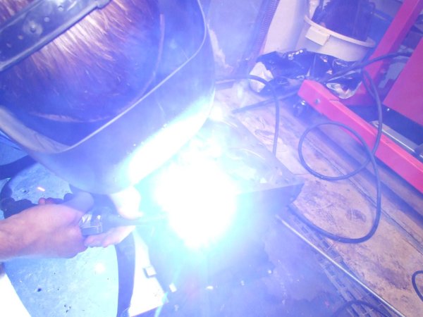 Zughammer an Froststopfen schweissen.