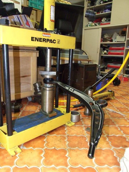 Traggelenke einpressen