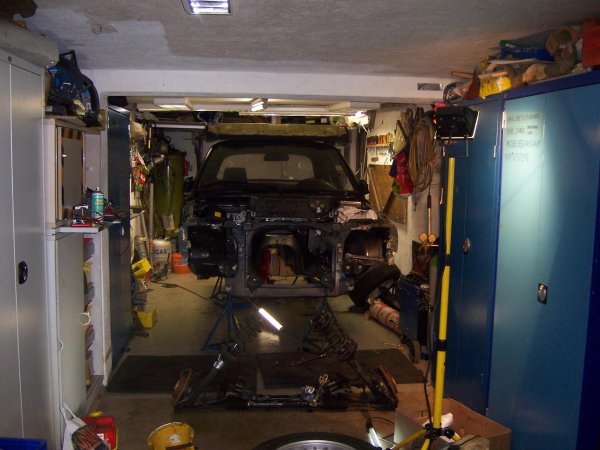 Vorderachse mit Lenkgetriebe draußen