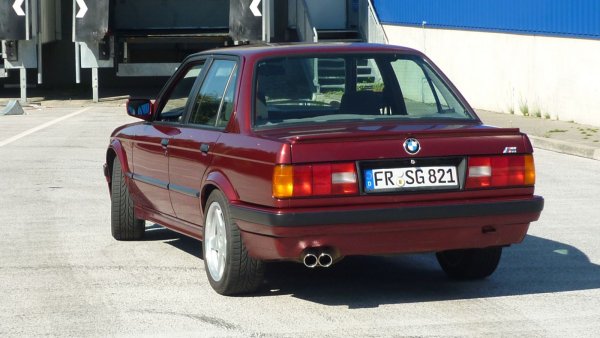 BMW E30 320 i Edition