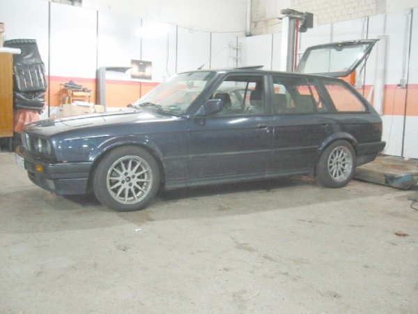 325i Touring