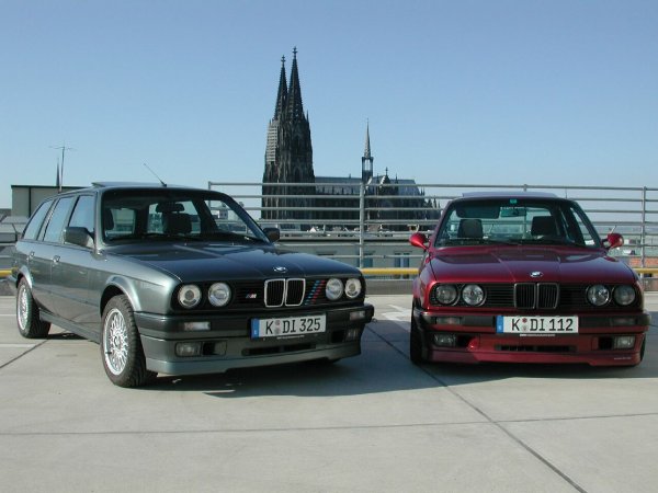 Delfingrauer Touring vorm Kölner Dom