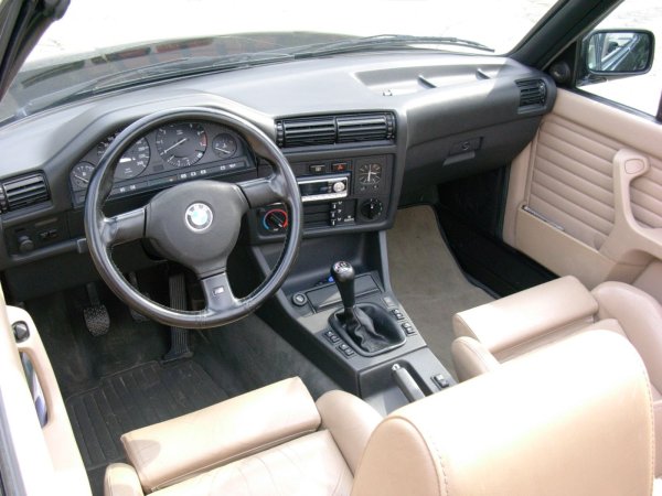 der geniale e30 Innenraum...