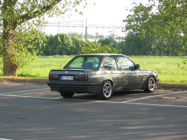 Auf dem Parkplatz vom Kraftwerk