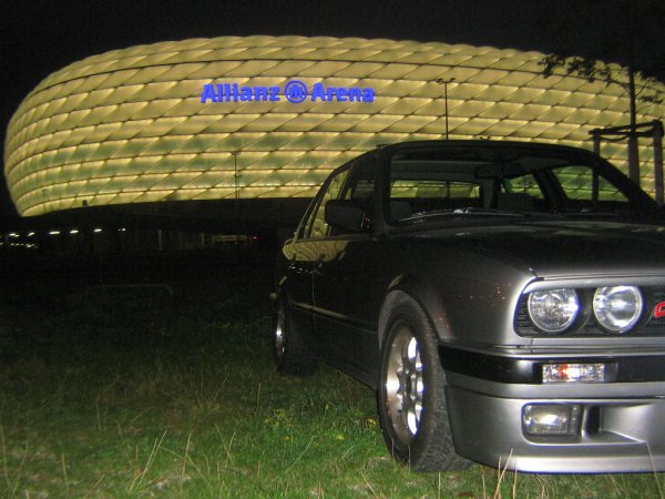 Allianz_Arena_bei_Nacht