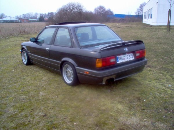 BMW E30 320i M-technik 2