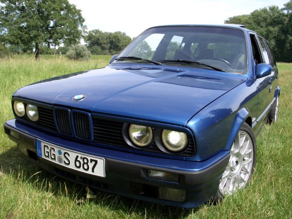 Touring im grünen Front