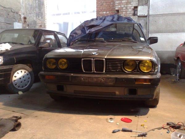 naja nen ganz kleiner Umbau,ich mag voll die gelben Scheinwerfer